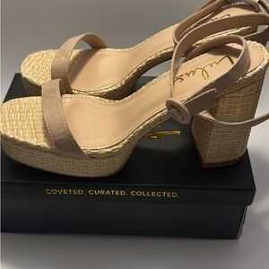 ✨ BRAND 🆕 Lulus Mosey Light Nude Suede Raffia Platform Heels ✨